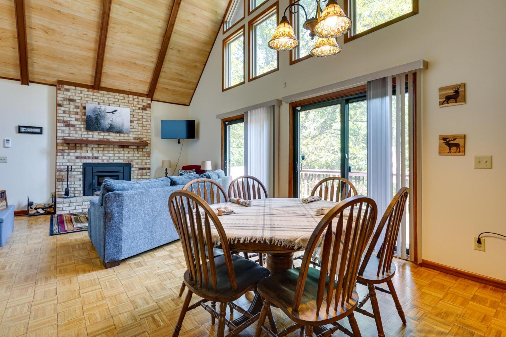 Howard Cabin Rental About 3 Mi To Apple Valley Lake! 마운트버논 외부 사진