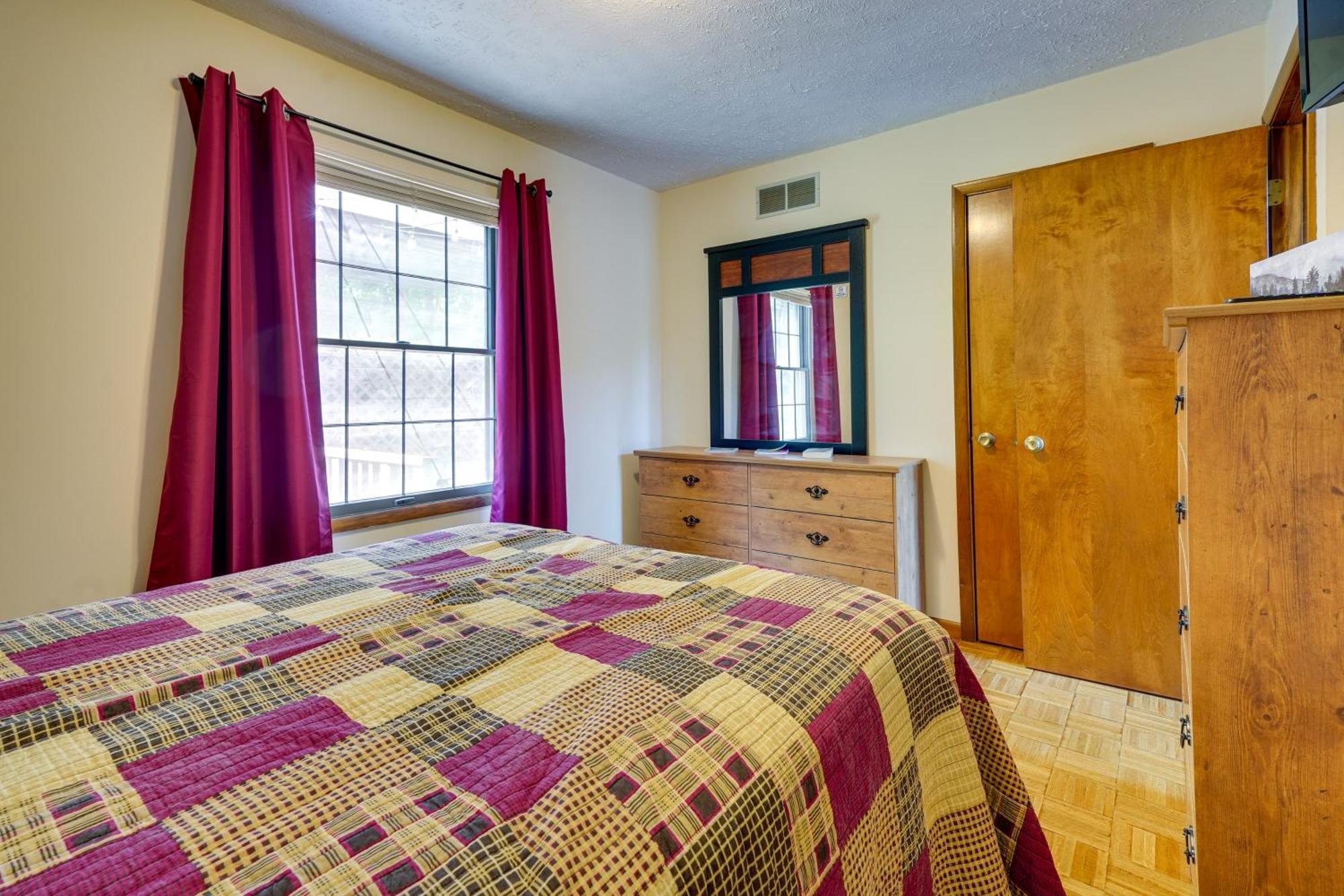 Howard Cabin Rental About 3 Mi To Apple Valley Lake! 마운트버논 외부 사진